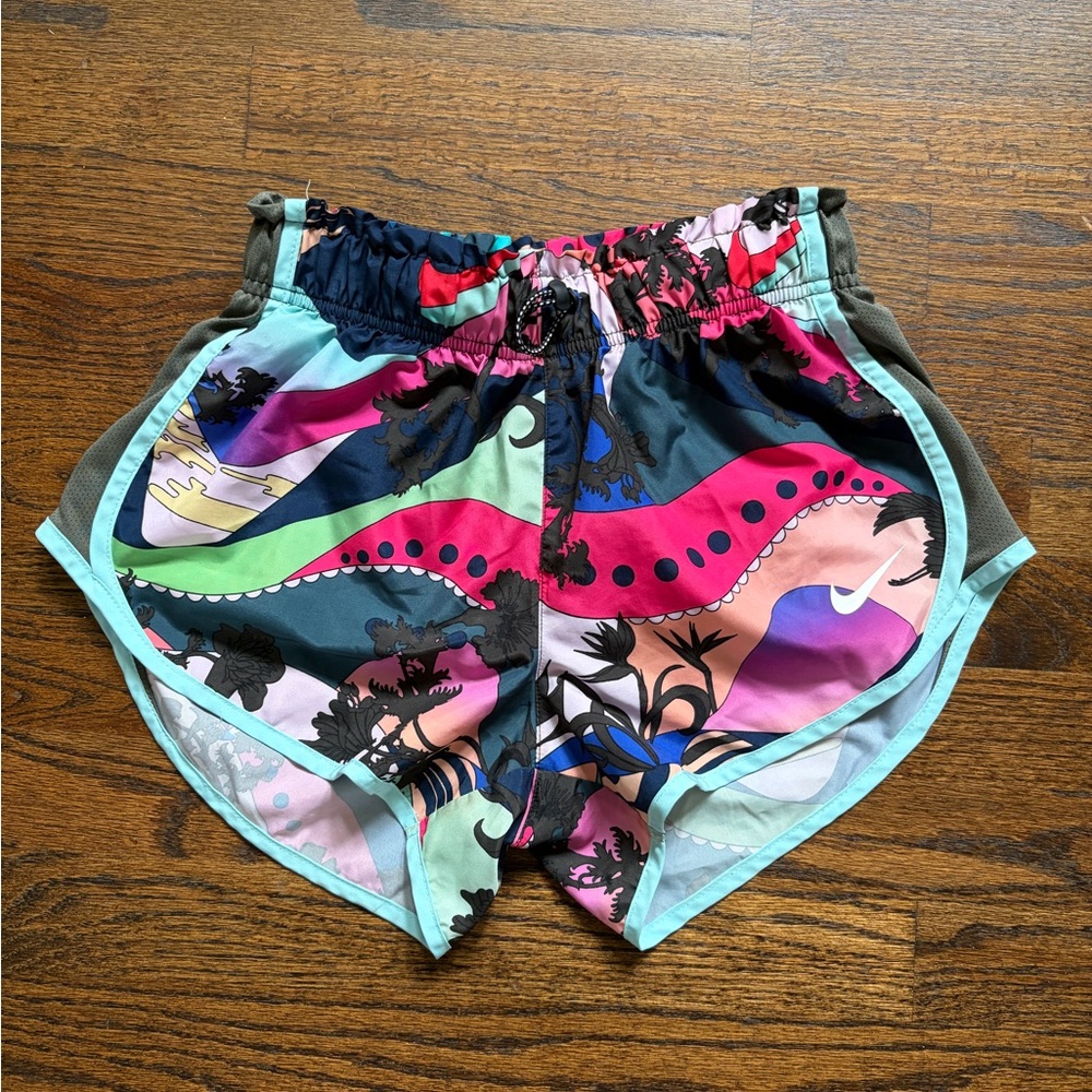 Nike Women's Icon Clash Tempo Running Shorts (Size XS)